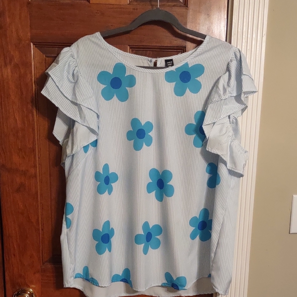 SHEIN Ruffled White and Blue Short Sleeve Blouse